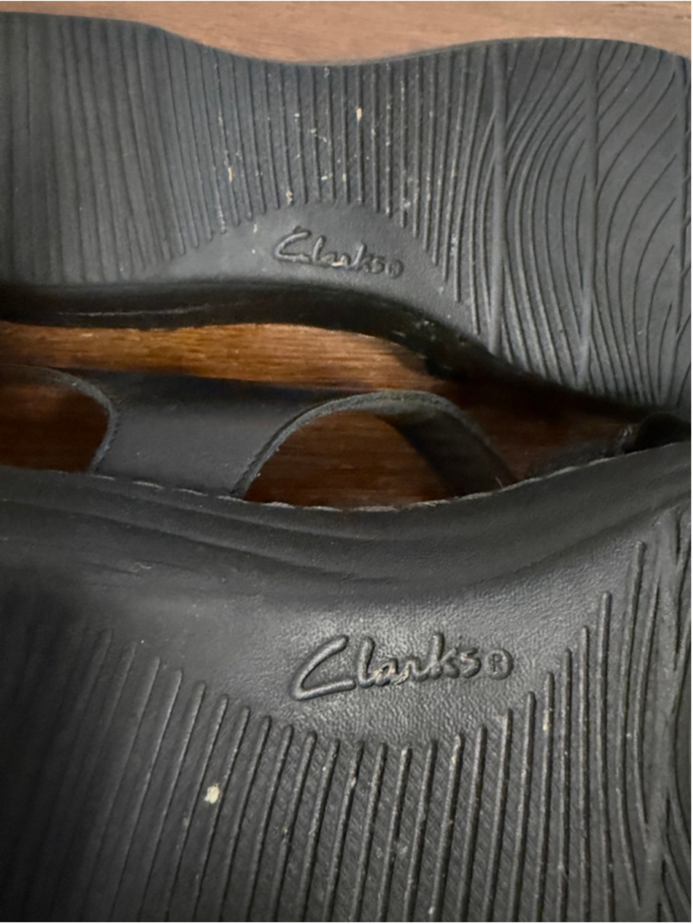 Clarks Black Leather Comfort Wedge Sandals Womens Size 11 Adjustable Slingback - Picture 9 of 9